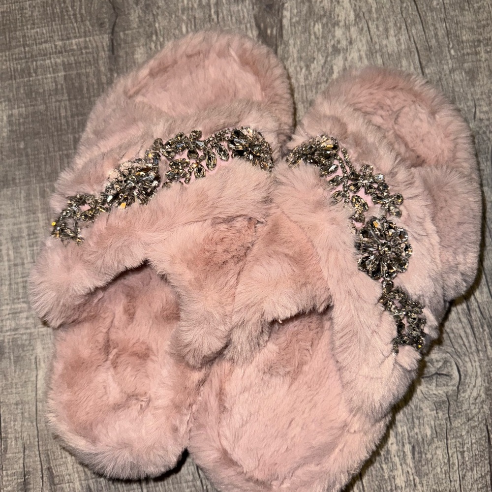 Elegant Pink Fur Slippers with Rhinestone Detail